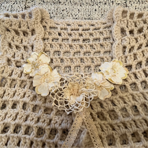 Vintage Handmade Crochet Boho Sweater Vest with Flower Appliqués Beige Cream EUC - Picture 4 of 7